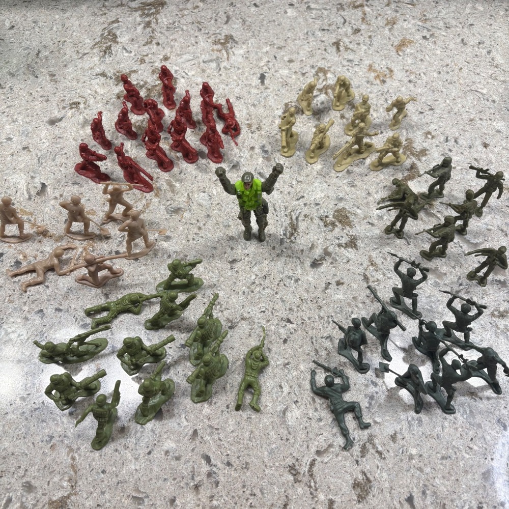 Lot of 56 Toy Soldiers Action Figures Army Men Red Tan Green Tan Figures - Picture 2 of 14
